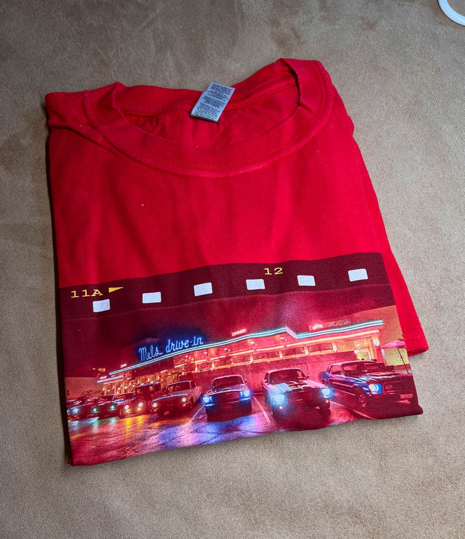 Mels Drive in t-shirt American Graffiti style